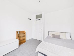 BED 1- click for photo gallery